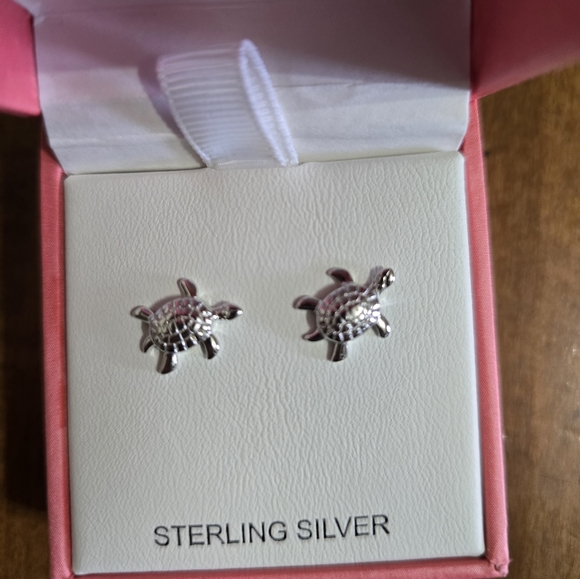 Rachel Zoe Turtle Earrings - Picture 2 of 3